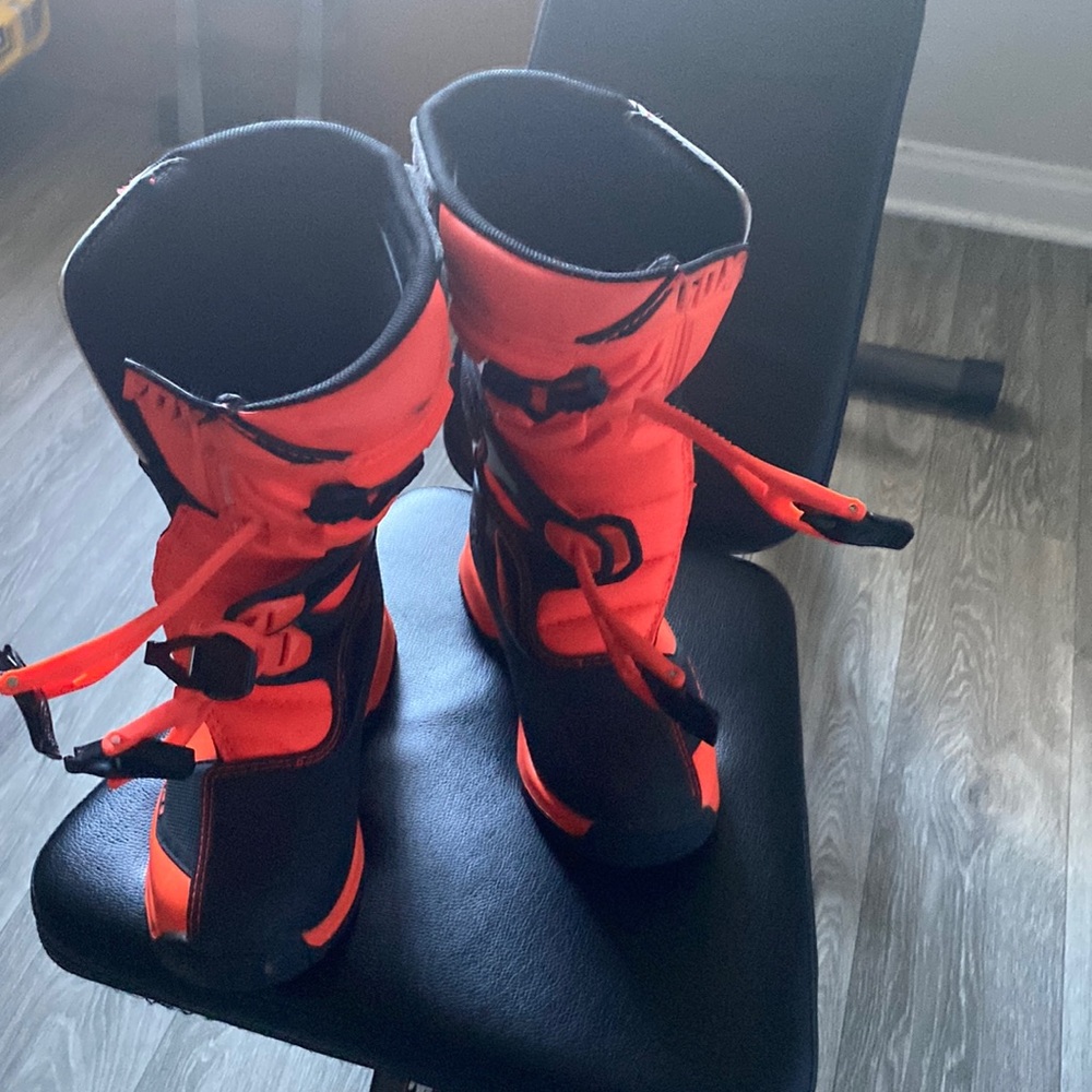 *DIRT BIKE BOOTS*